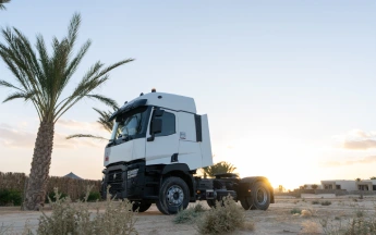 Renault Trucks Tunisie : une expérience exclusive au coeur du Sud pour valoriser une offre de transport à 360°